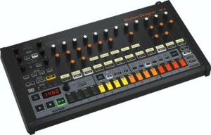 Драм-машина Behringer RD-8 MKII фото 3