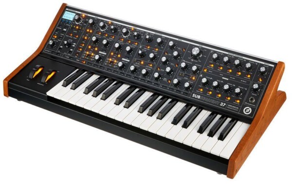 Аналоговий синтезатор Moog SUBsequent 37 фото 1