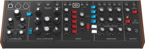 Аналоговий синтезатор Behringer Model D фото 2