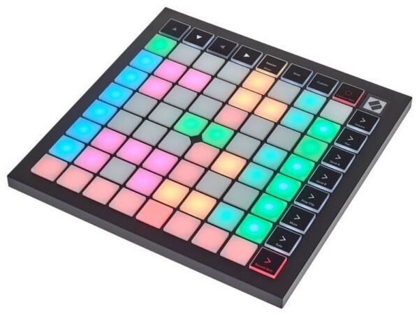 MIDI-контролер Novation Launchpad X фото 1
