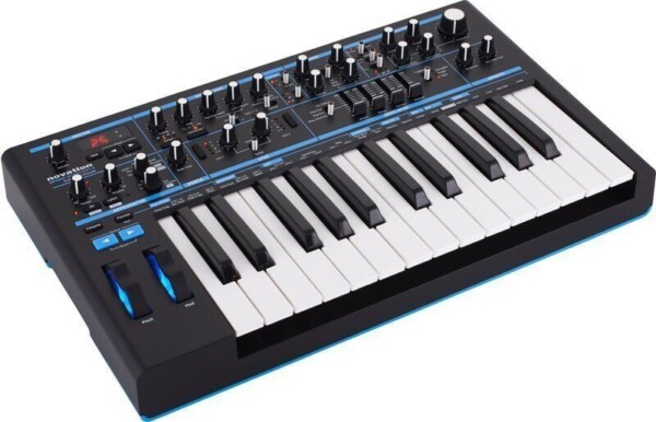 Аналоговий синтезатор Novation Bass Station II фото 2