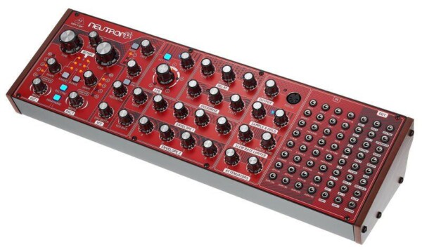 Аналоговий синтезатор Behringer Neutron фото 1