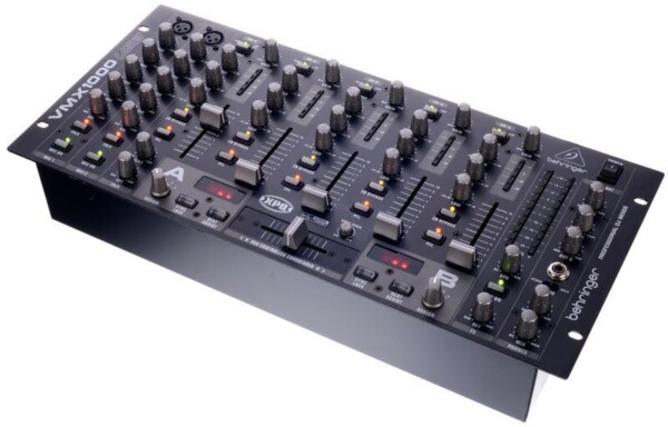 DJ мікшерний пульт Behringer VMX1000USB фото 1
