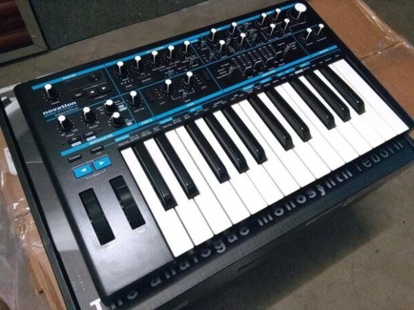 Аналоговий синтезатор Novation Bass Station II фото 3