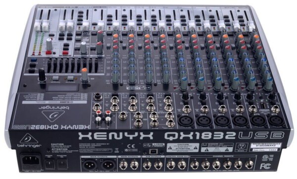 Мікшерний пульт Behringer Xenyx QX1832USB фото 3