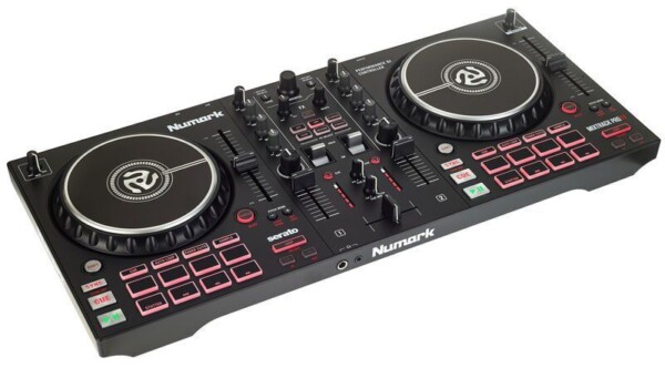 DJ контролер Numark Mixtrack Pro FX фото 2