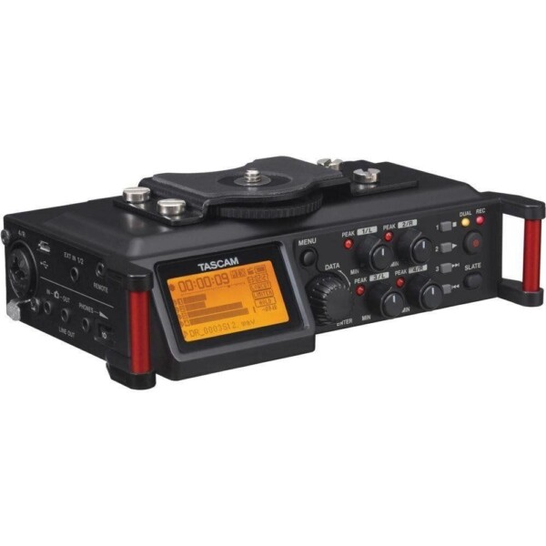 Аудіорекордер Tascam DR-70D фото 1