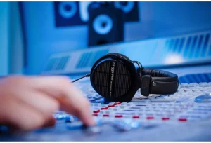 Навушники без мікрофону Beyerdynamic DT 990 PRO 80 Ohm BK фото 3