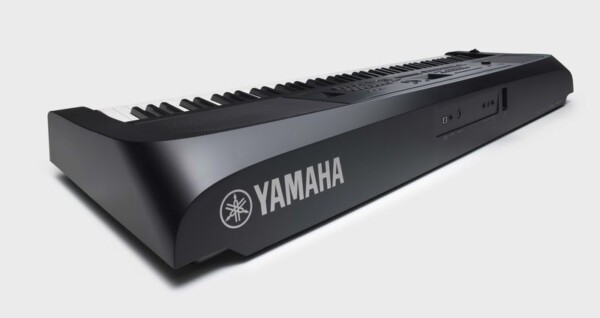 Цифрове піаніно Yamaha DGX-670 BK фото 4