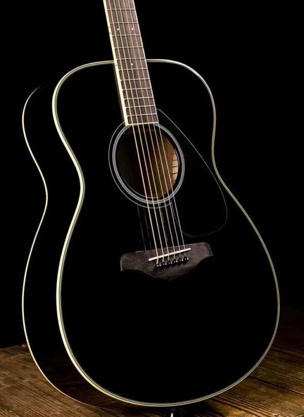 Акустична гітара Yamaha FS820 Black фото 2
