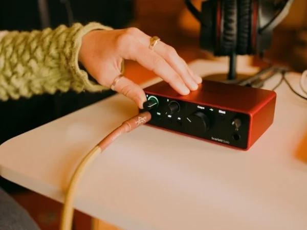 Комплект для звукозапису Focusrite Scarlett Solo Studio 4th Gen фото 6
